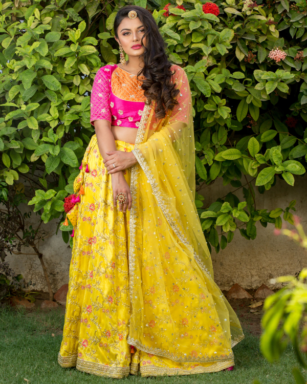 Pink with Yellow Bandini Print and Banaras work Lehenga Choli for Girl –  Seasons Chennai