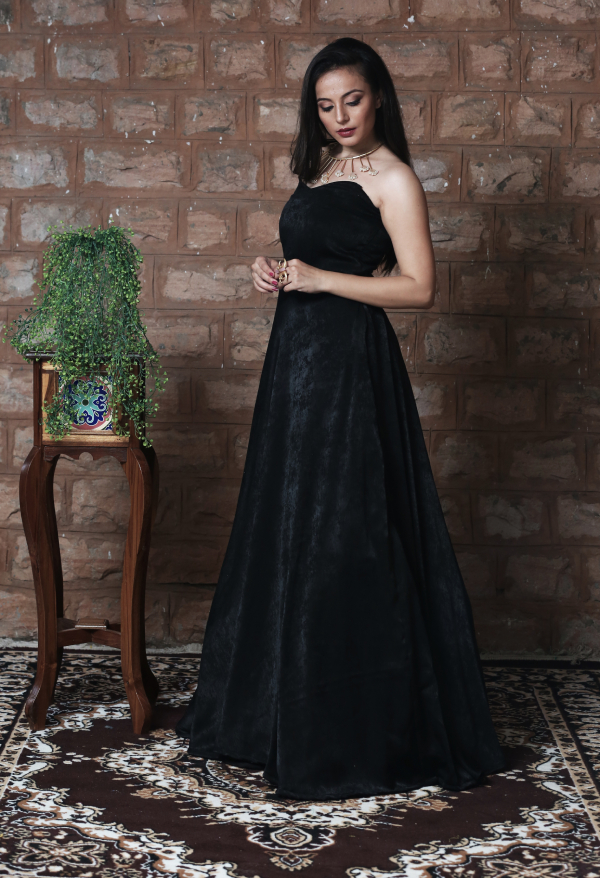 Beautiful Darkhaired Woman Ball Gown Long Stock Photo 317787086 |  Shutterstock